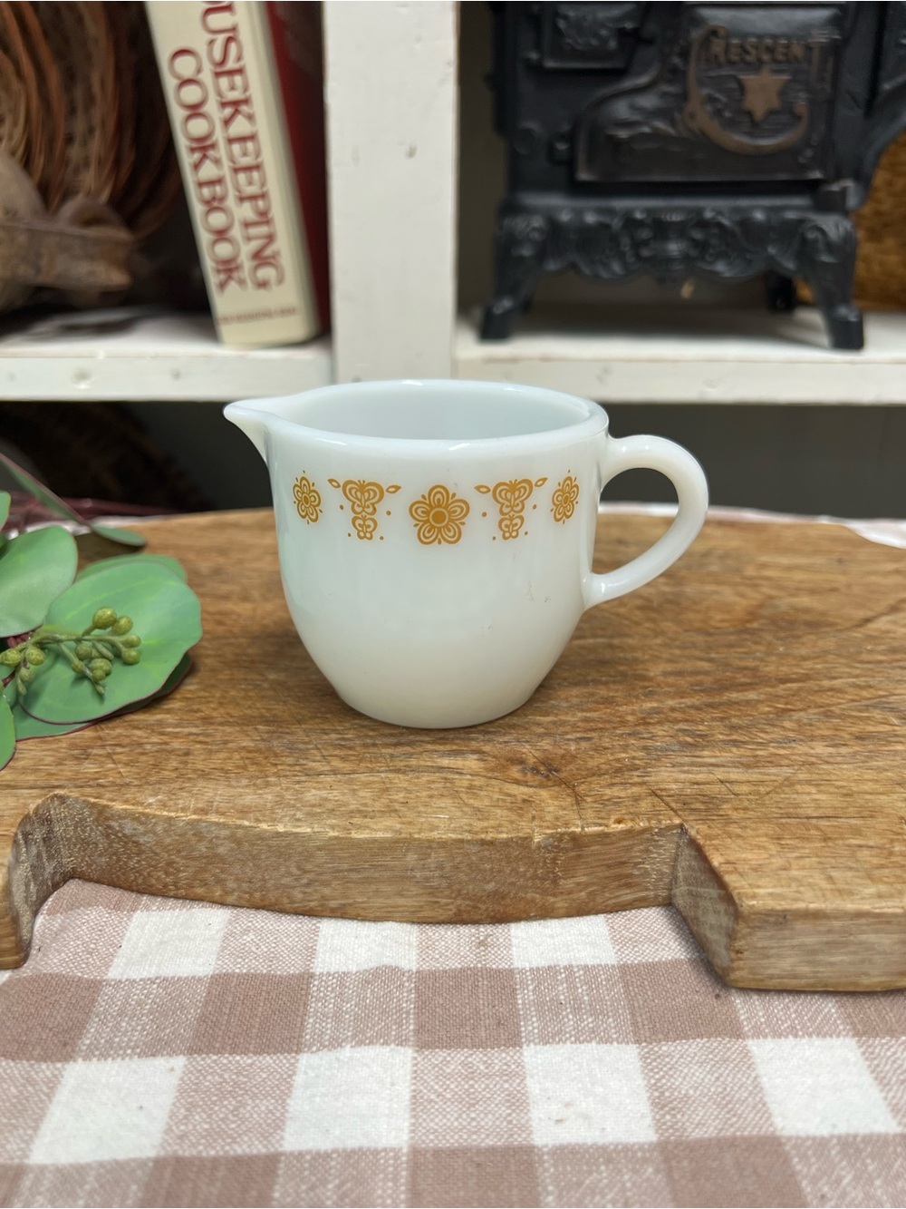 Vintage Pyrex creamer butterfly gold corning